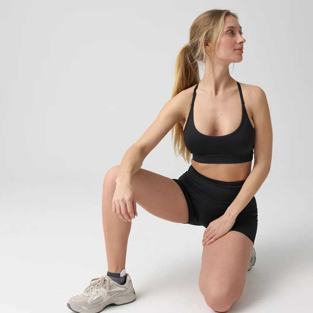 Sport Hot Pants aus recyceltem Polyester